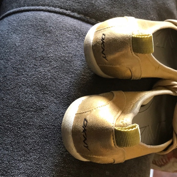 DKNY gold time slip ons - Picture 5 of 5